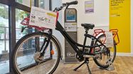 La Poste vend des vélos électriques de facteurs reconditionnés